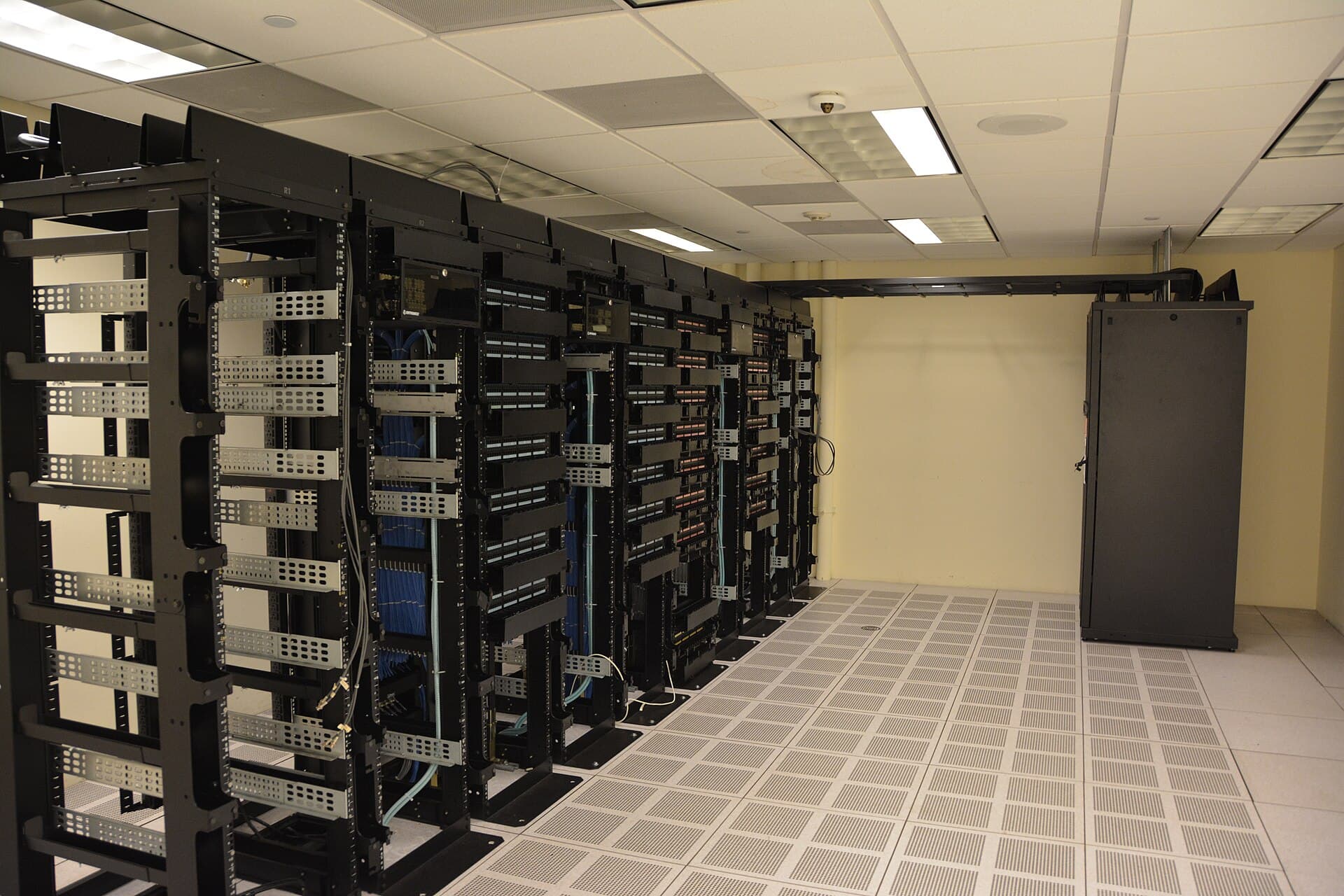 Cloud Server için Avrupa lokasyon sunucu ve veri merkezi altyapısı