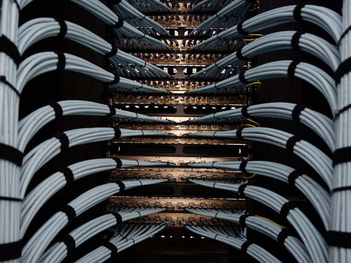 Hetzner Almanya dedicated server network kablolama ve abuse uyum altyapısı